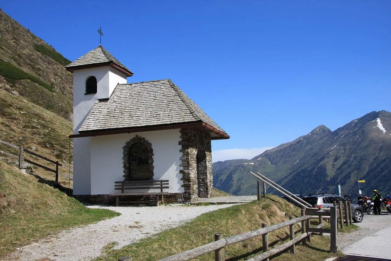 EPDM Roofing Guide: Durability and Value