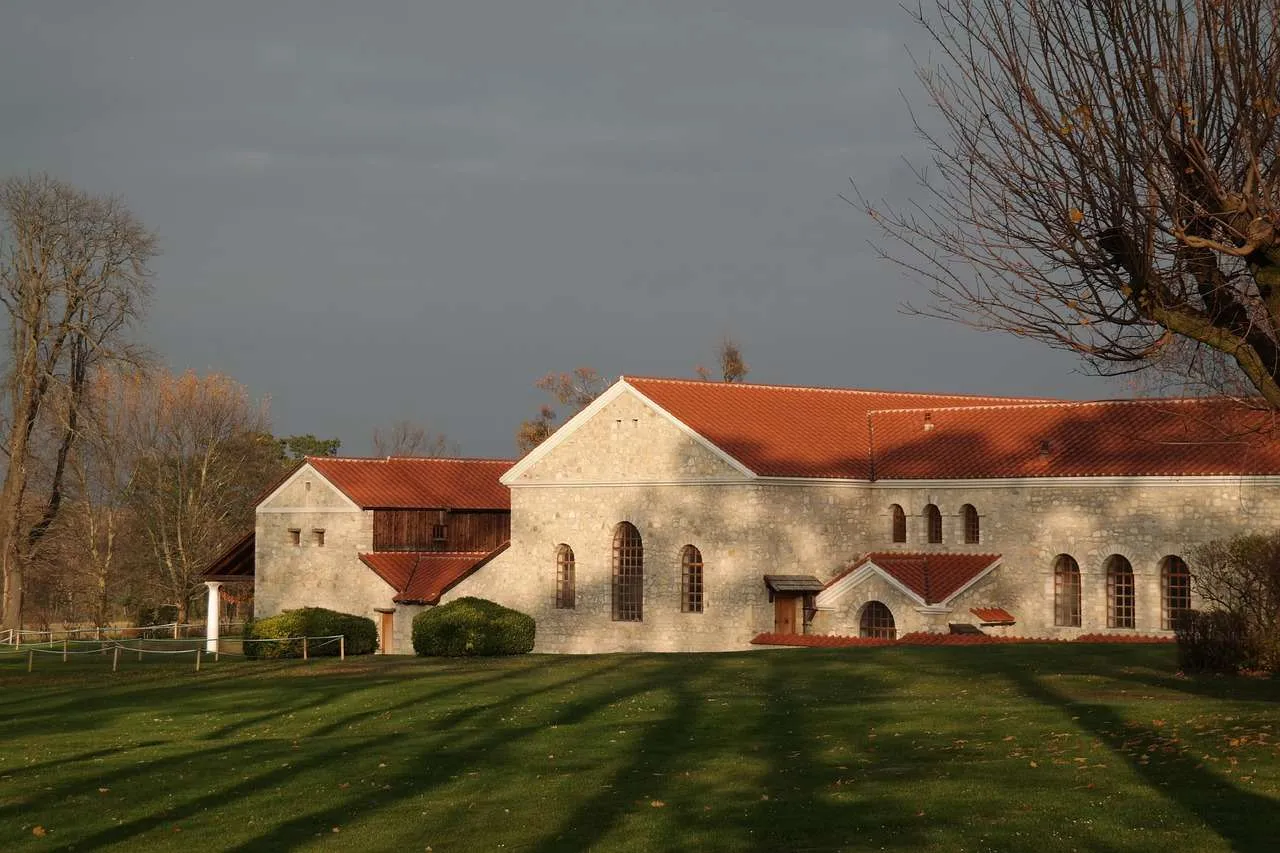 TPO Roofing Guide: Pros, Costs, and Installation